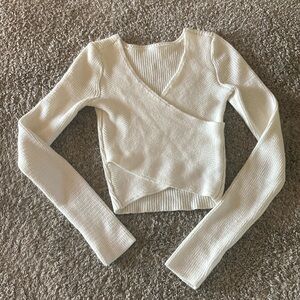Hollister white cross cross cropped sweater
